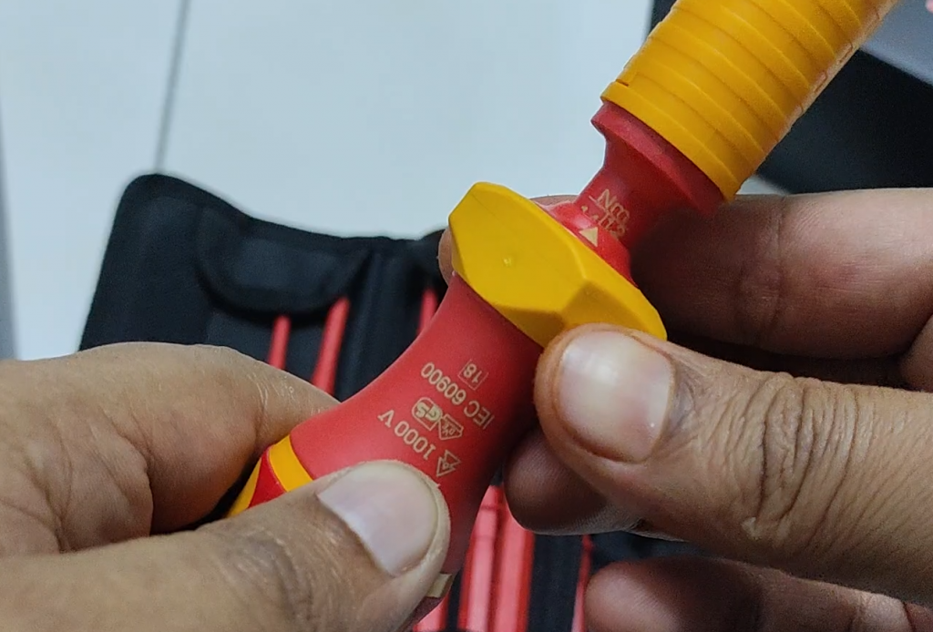 image-34-1024x694 Wera Kraftform Kompakt VDE 16 Torque Extra Slim Screwdriver