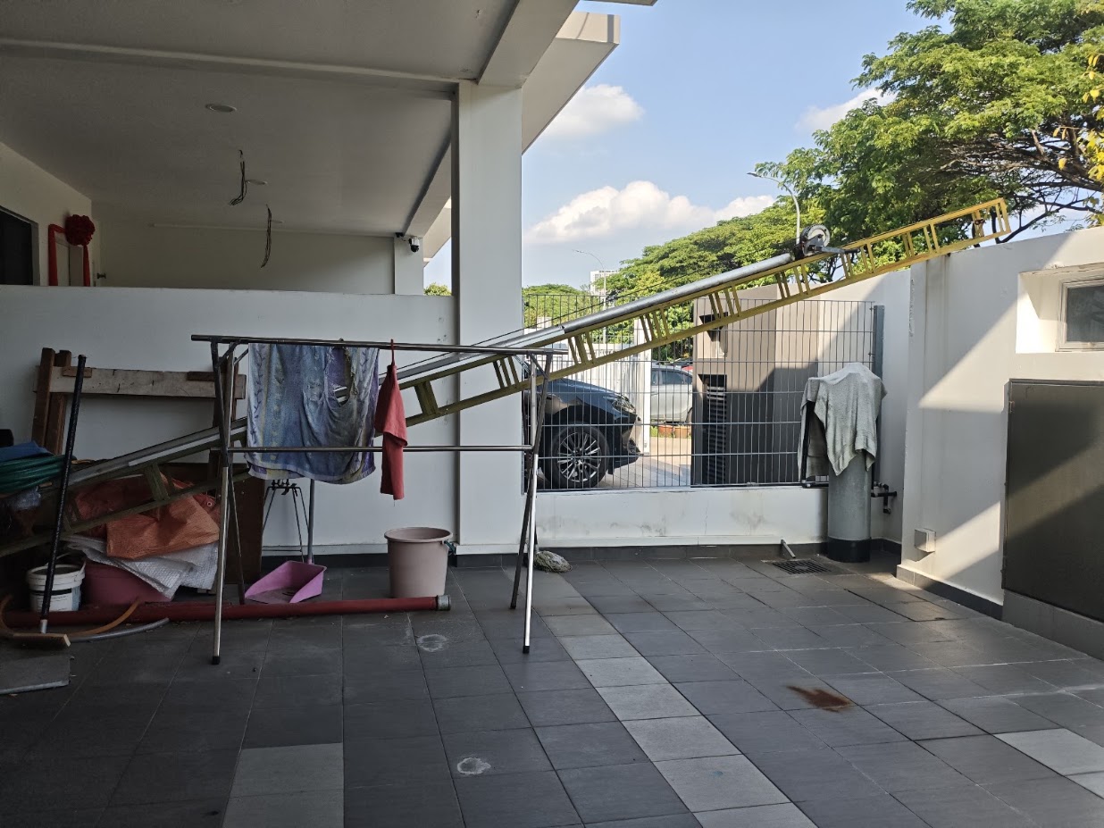 9M2FRI-antenna-tower Catching Up with 9M2FRI: Ham Radio Projects in Setia Alam