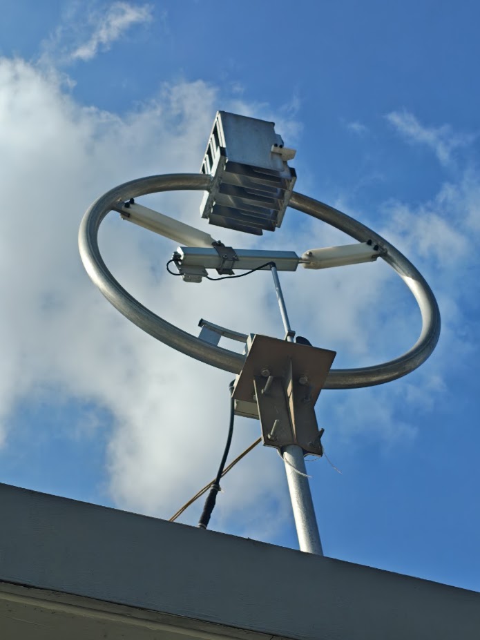 9M2FRI-magnetic-loop-antenna Catching Up with 9M2FRI: Ham Radio Projects in Setia Alam